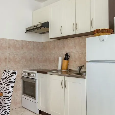 Apartament Jurica - 300 M From Sea