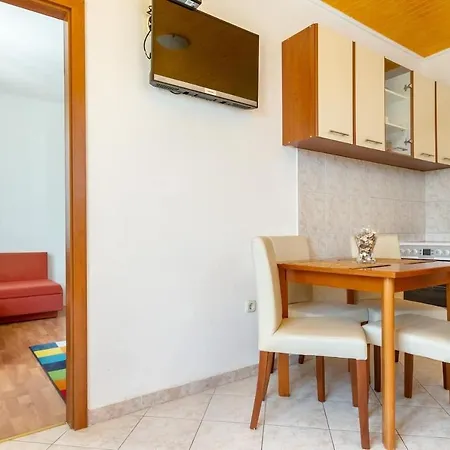 Apartment Jurica - 300 M From Sea